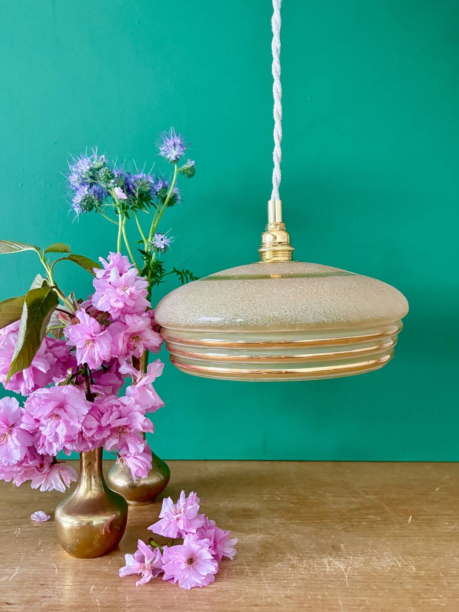Suspension vintage lampshade in frosted yellow and gold glass
