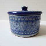 Pot with chinese porcelain lid