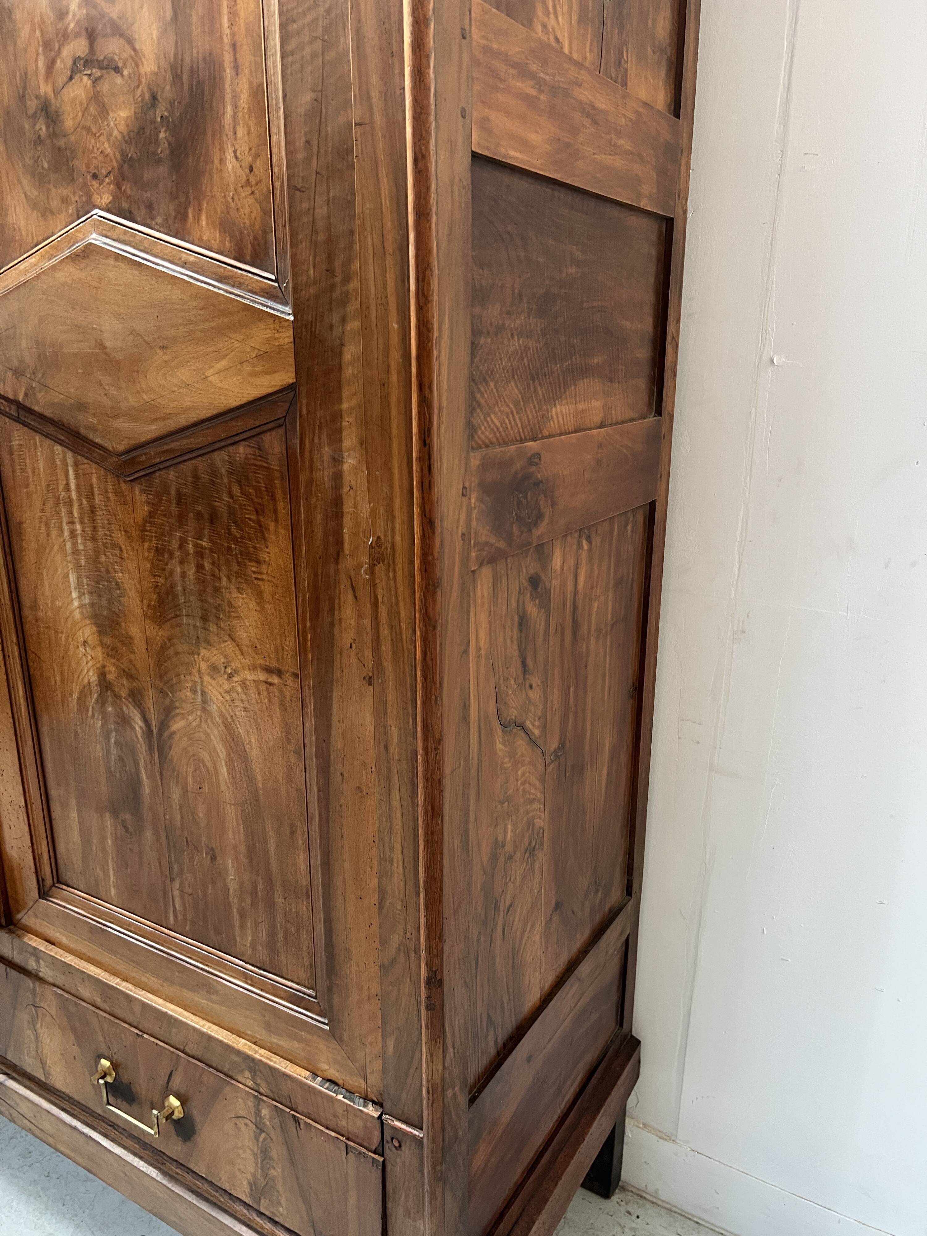 Napoleon III style wardrobe in solid walnut, 19th century