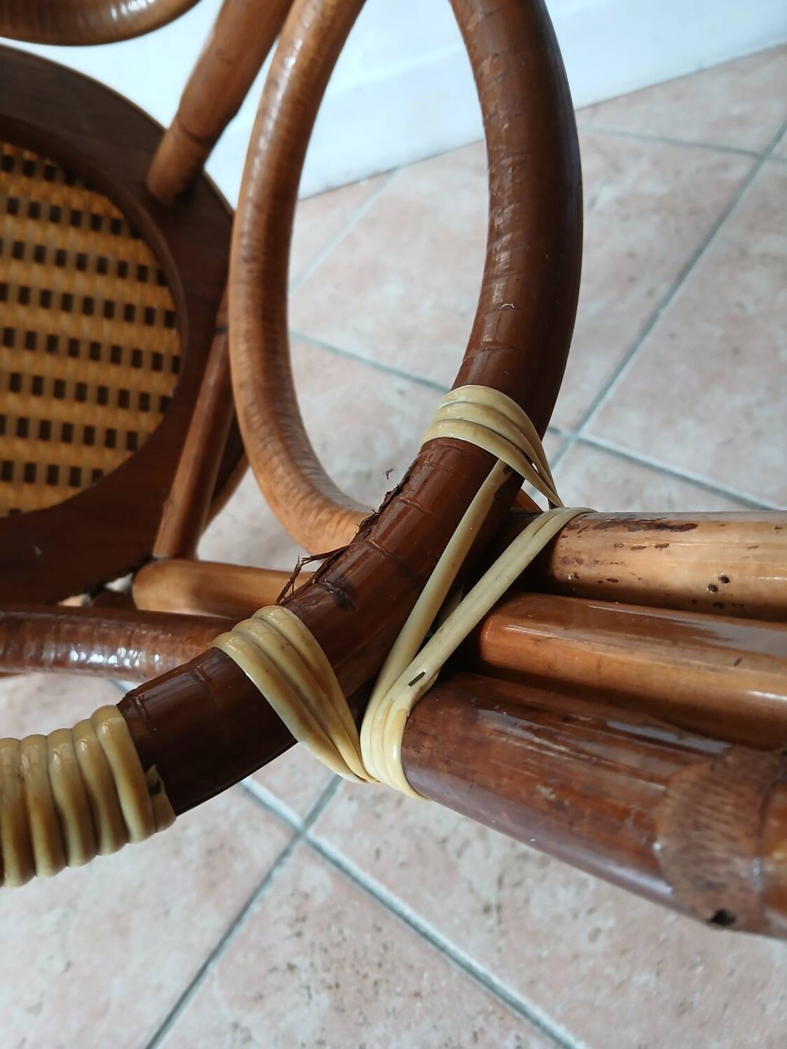 Chaise haute en rotin pour enfant