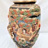 Rare and large vase satsuma in round bump. Mid-20th.