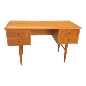 Scandinavian desk brand GDR