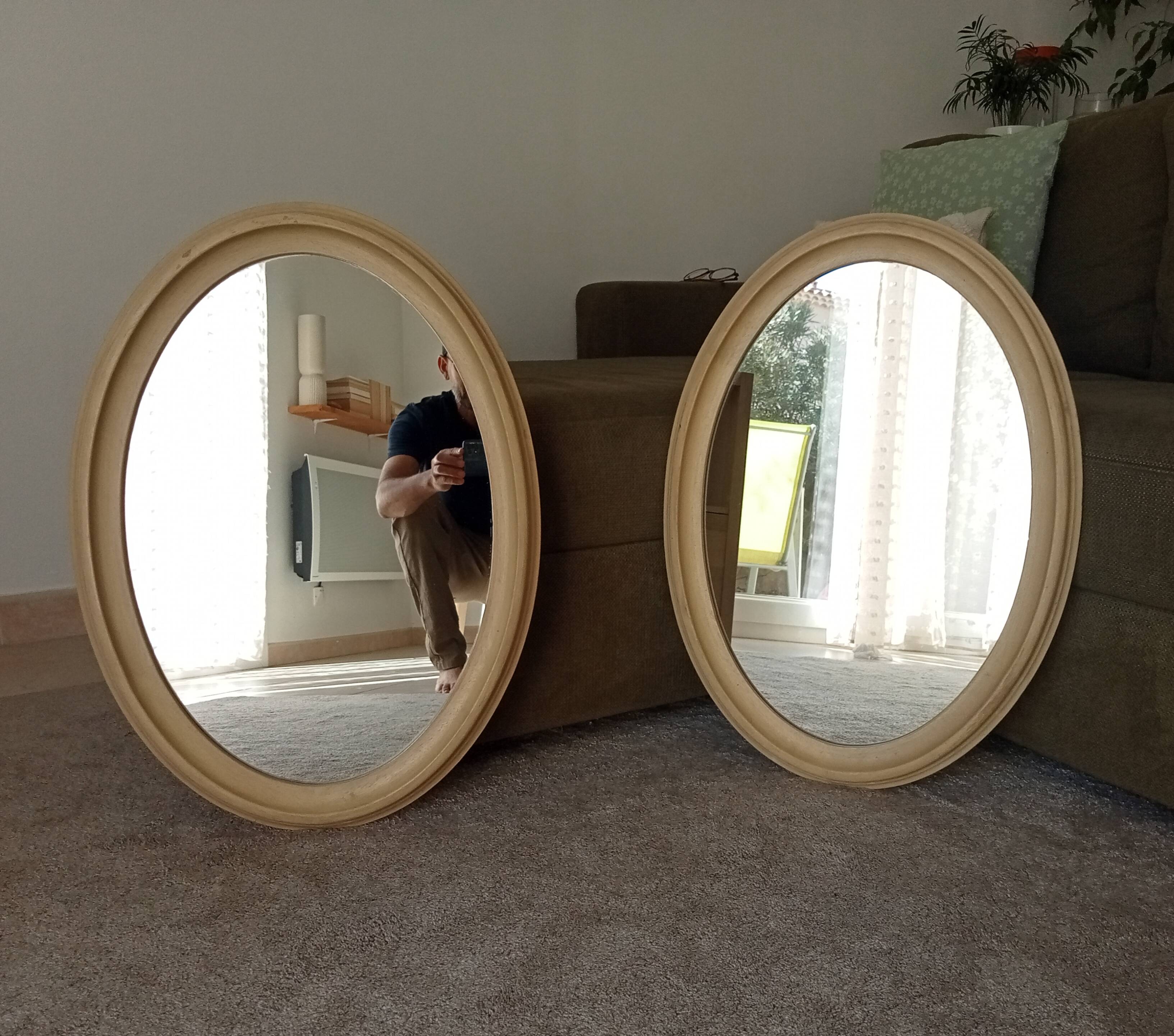 Miroir ovale vintage en bois patiné