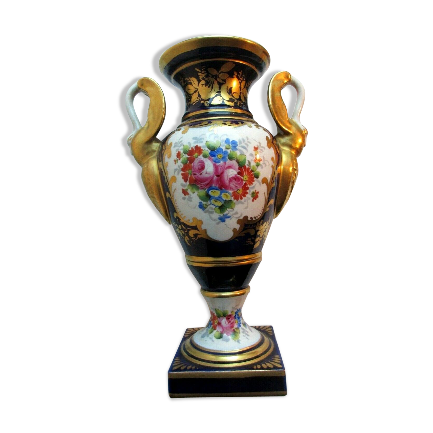 Vase porcelaine de Paris Empire forme balustre anses cygnes Or fin signé Mehun