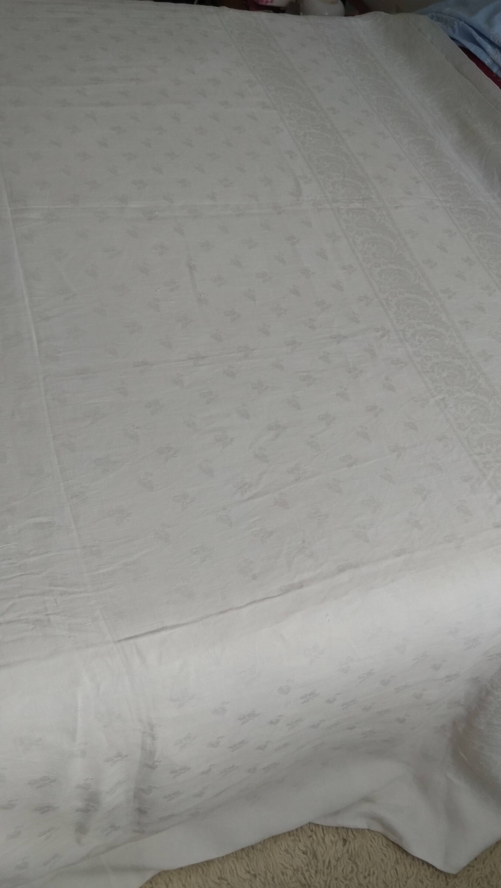 Very large damask tablecloth 5.40 m X 190 m