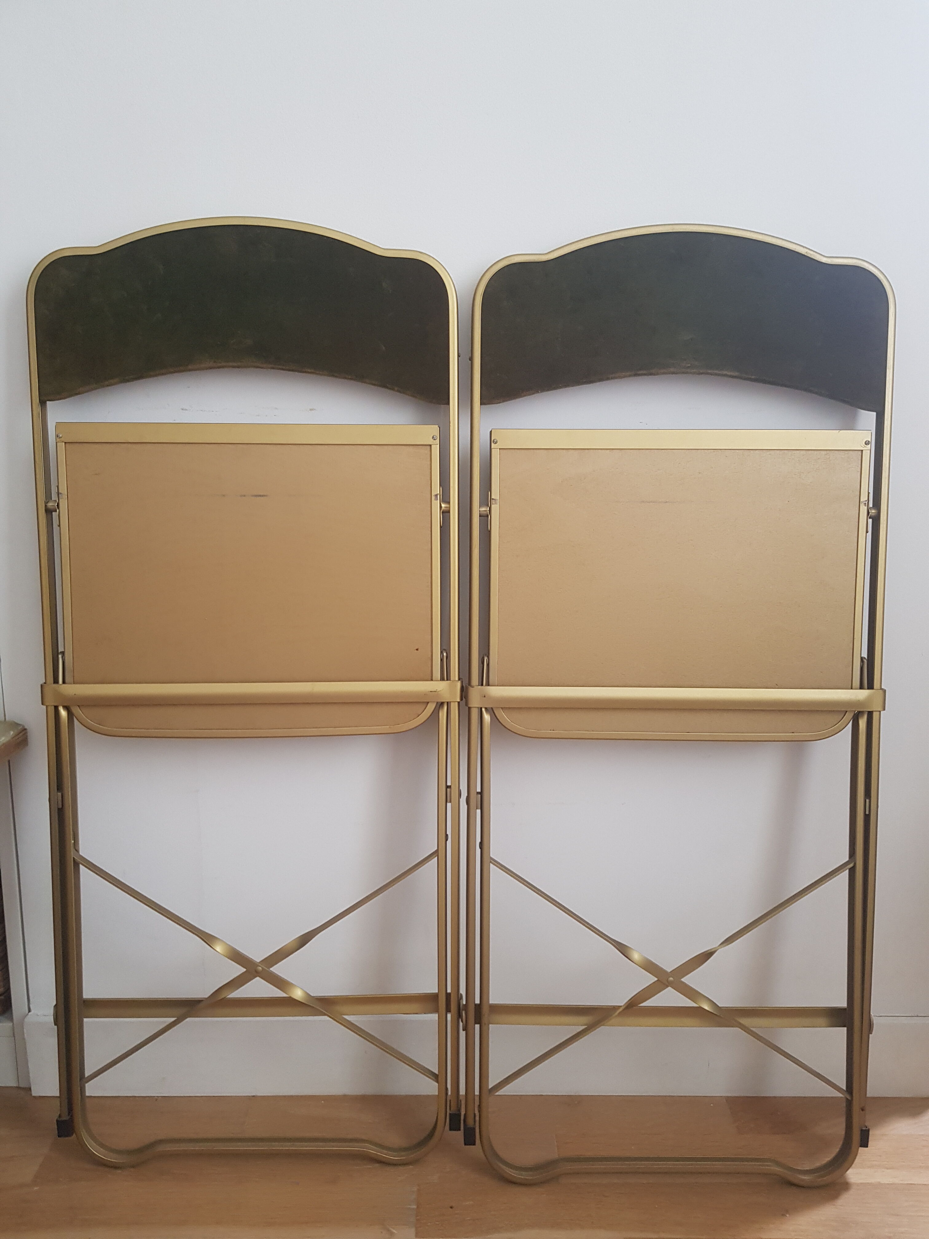 Velvet folding chair