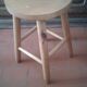 Tabouret en bois de pin