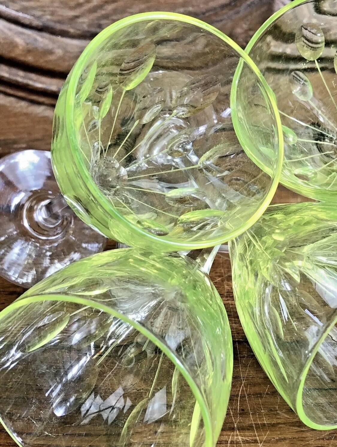 Service de 5 verres à vin aperitif en ouraline