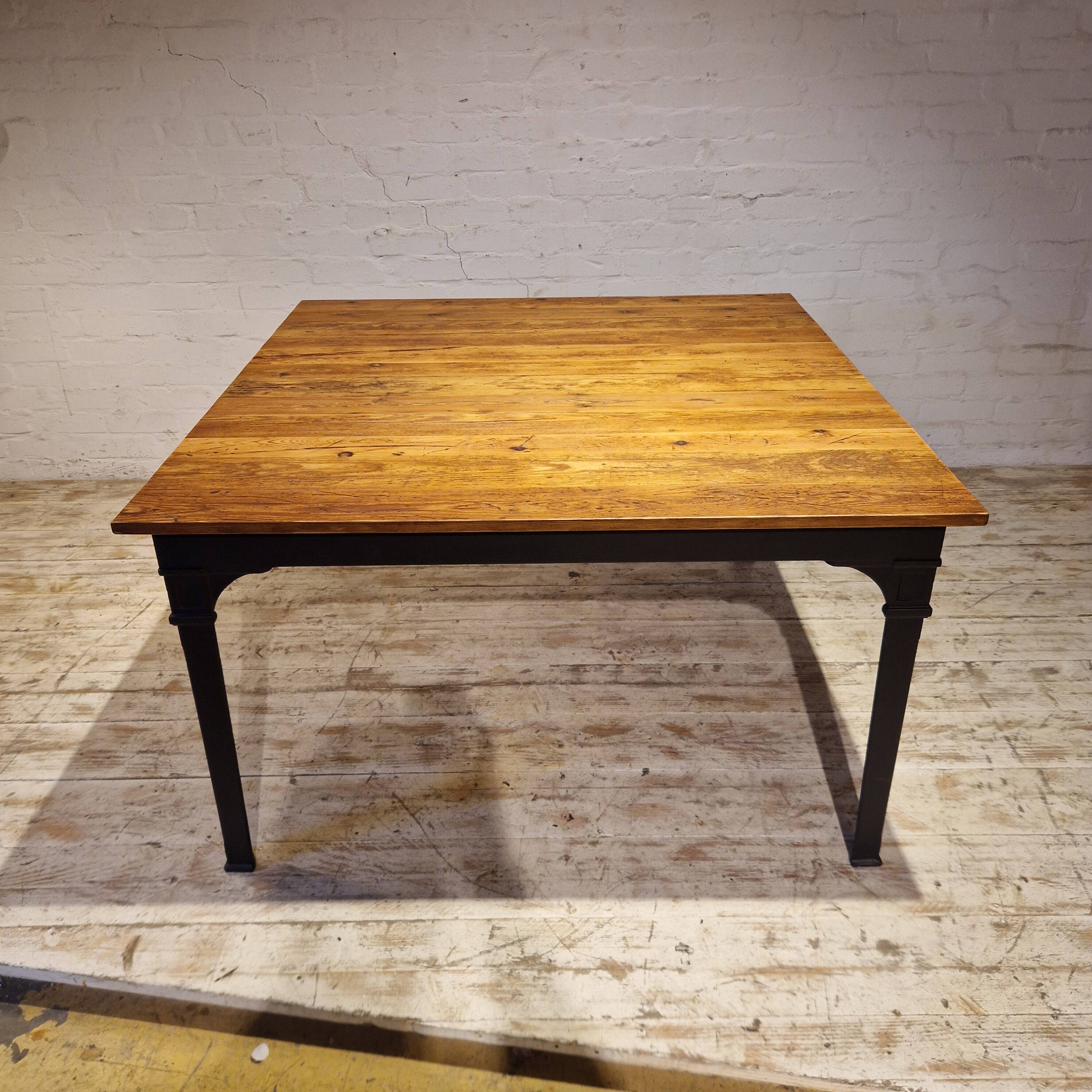 Esstisch "Telegrafen Tisch" Pitchpine quadratisch