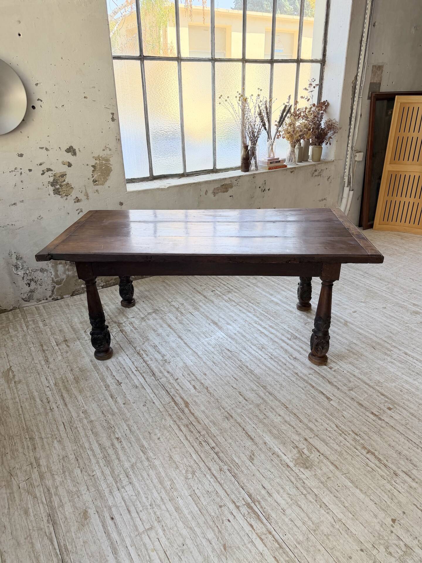 19th-century castle table, carved solid oak, 190cm.