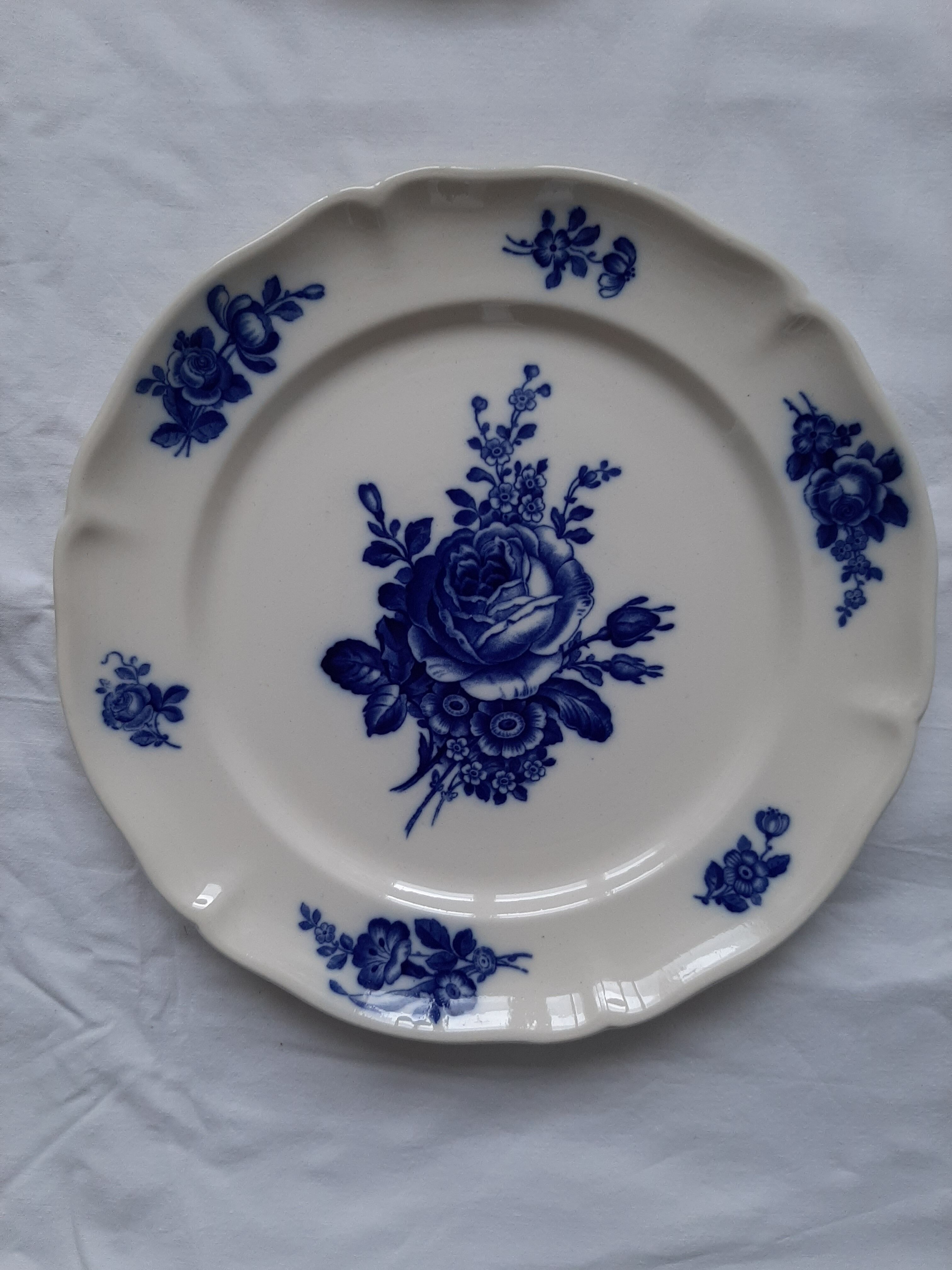 Ancient plates Blue flowers