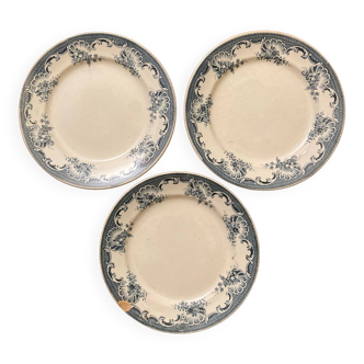 3 Flat plates, iron earth, old with blue decoration