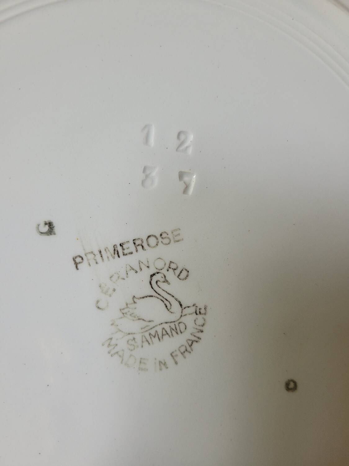 Large presentation plate Primerose Céranord Saint Amand