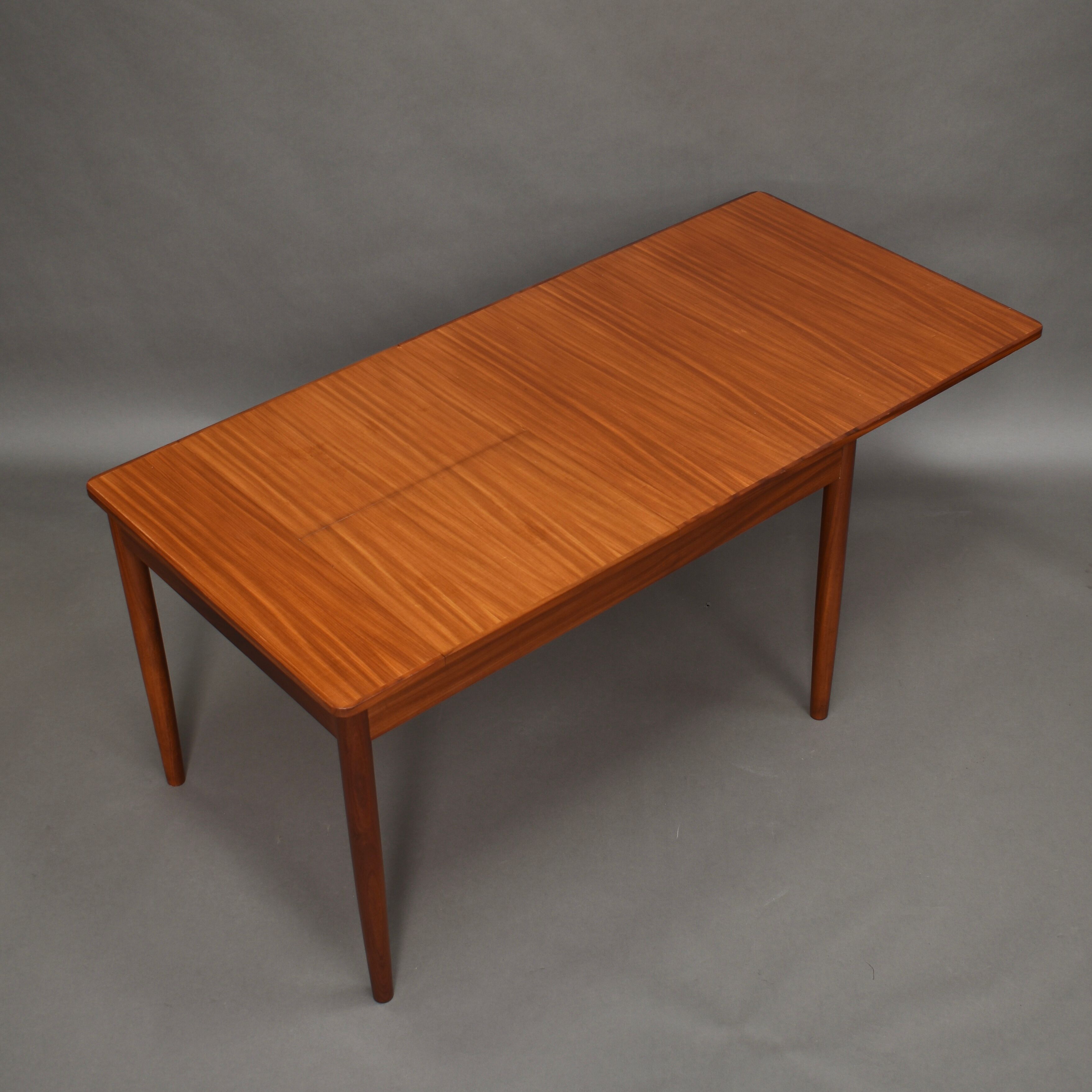 Vintage extendable diningtable in teak, 1960