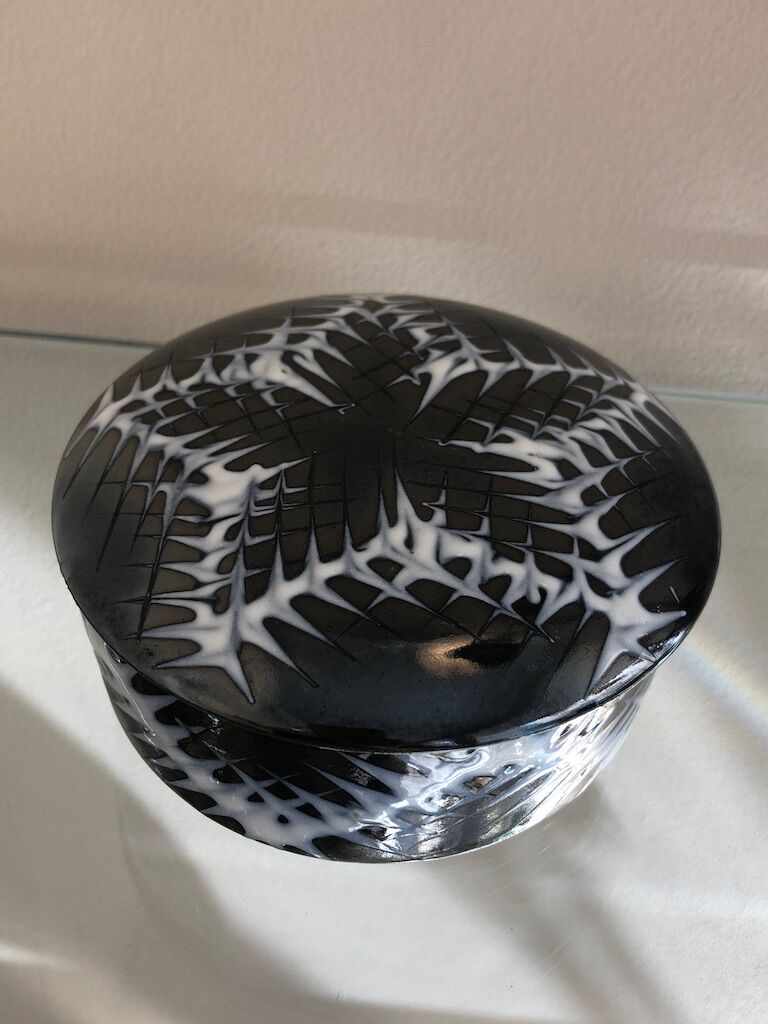 Ceramic box with its lid