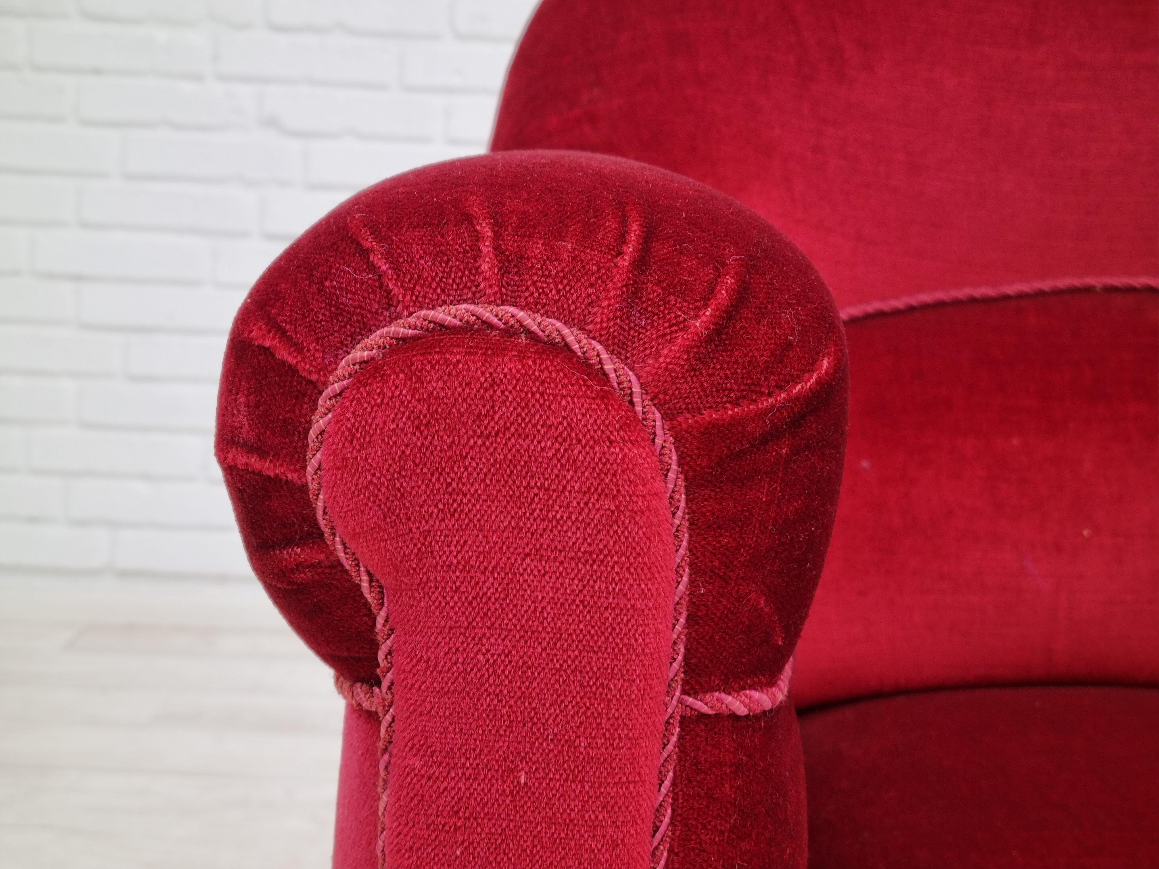 Fauteuil années 1950 design danois velours cerise