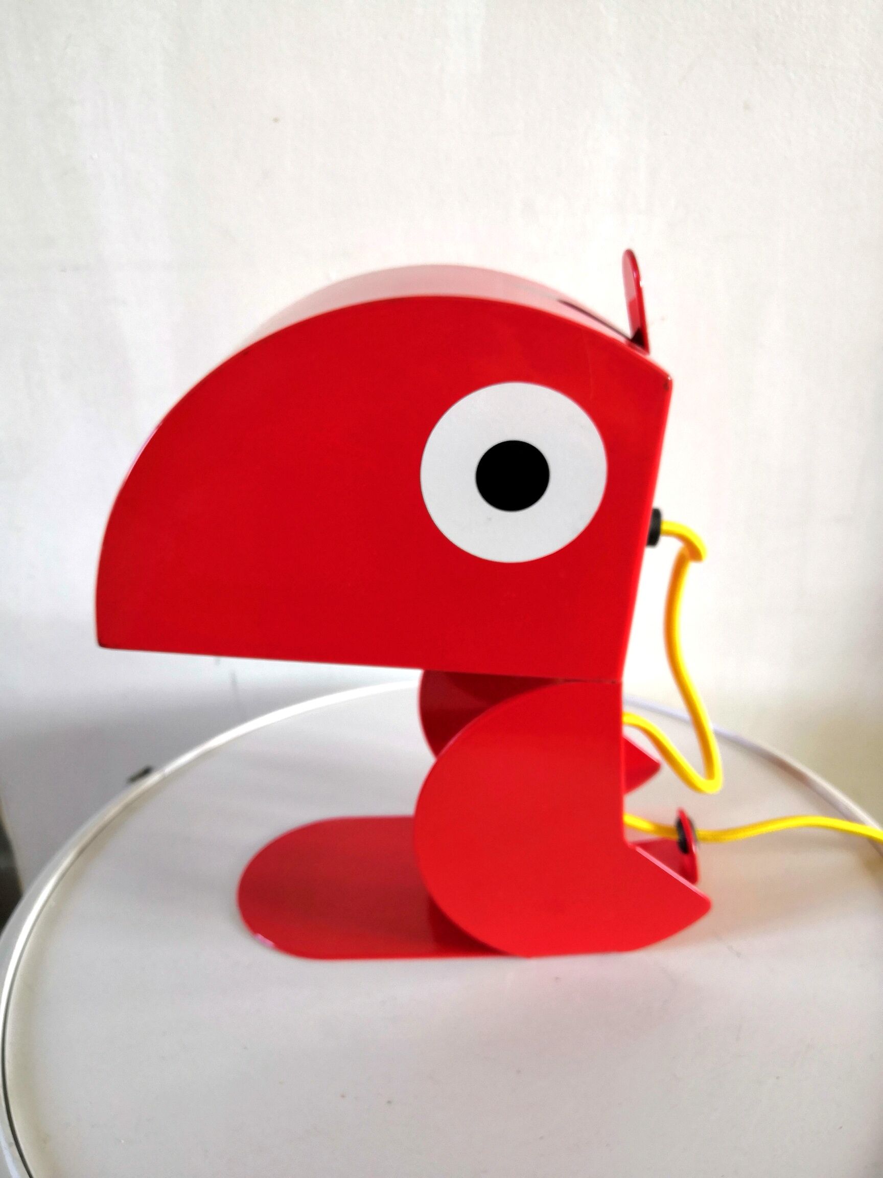 Design toucan lamp carmine blue
