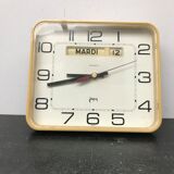 JAPPY Pendule Clock Plastic Dateur Beige Vintage White Background