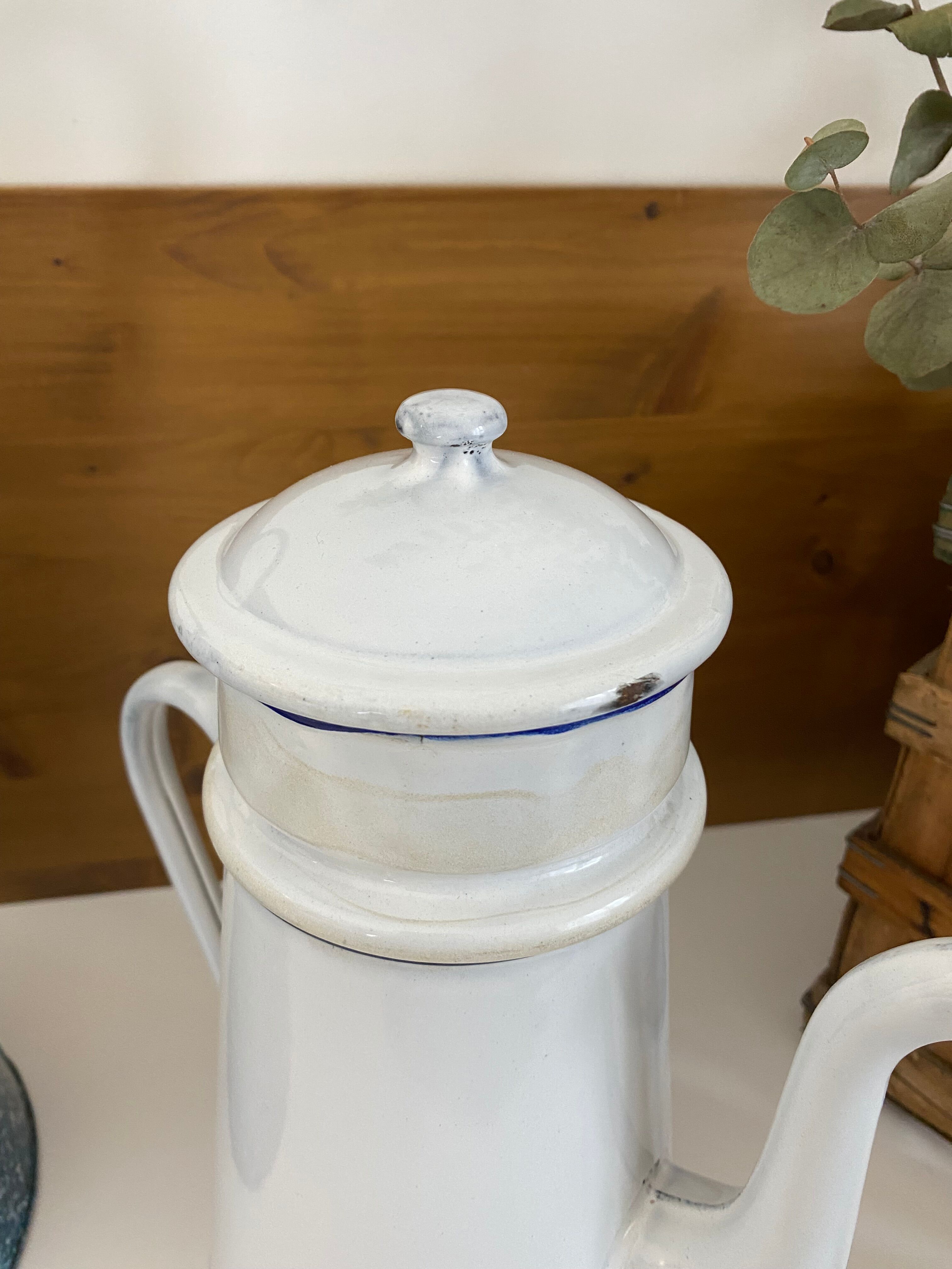 Enamelled sheet metal coffee maker