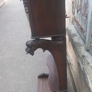 Meuble étagère sculpté