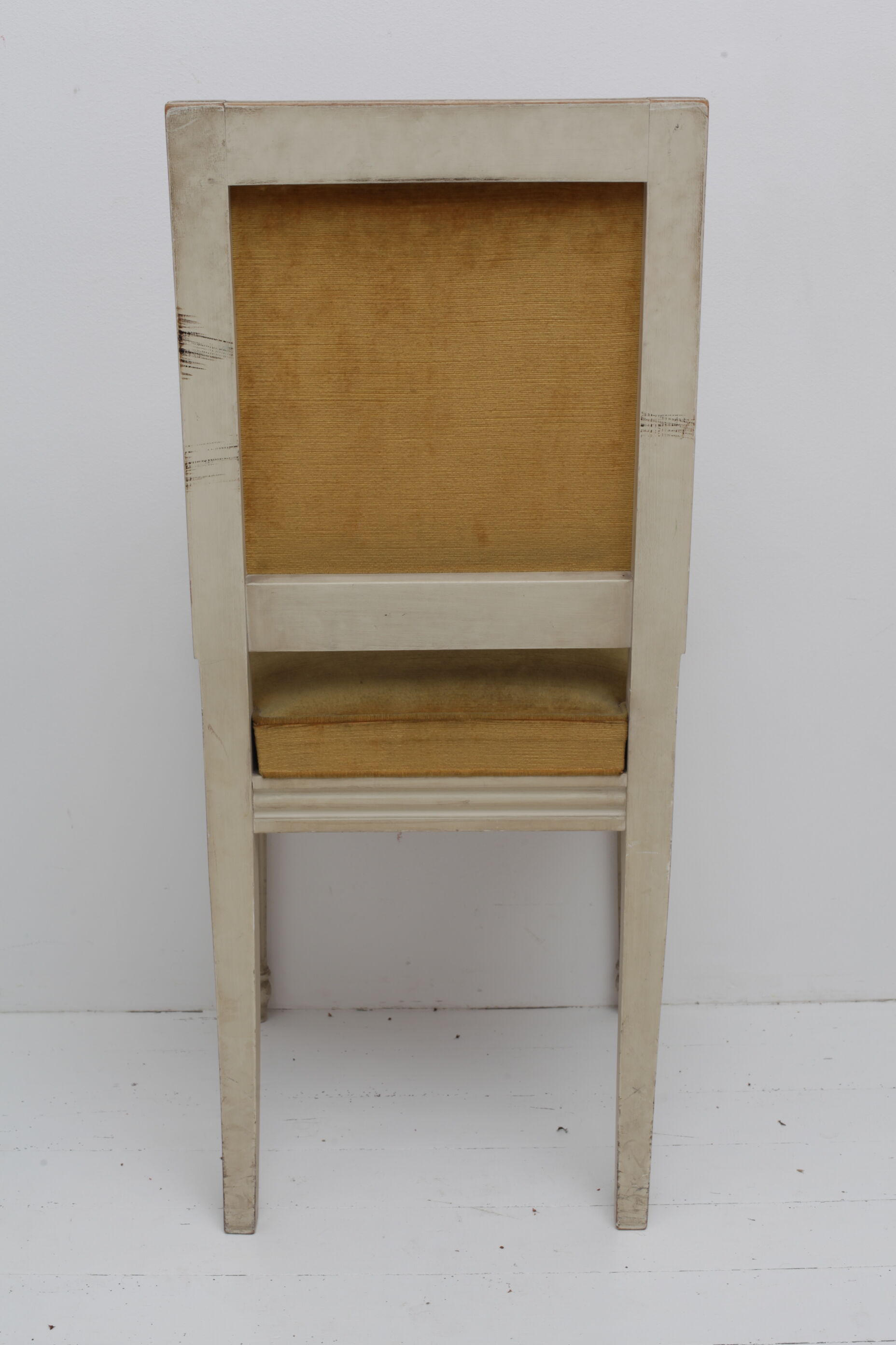 Solid wood and velvet chair