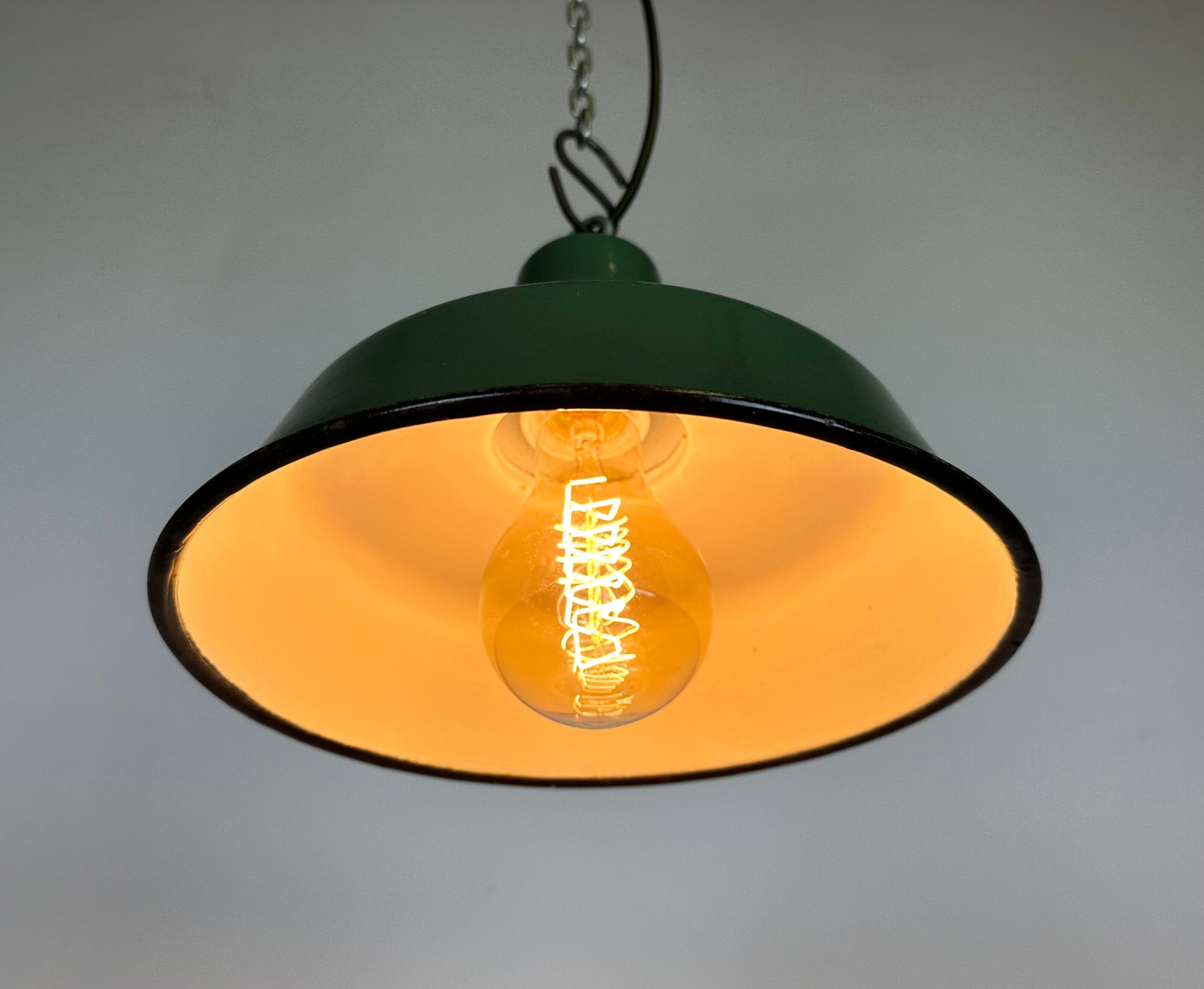 Industrial green enamel pendant lamp, 1960s