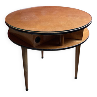 Travailleuse tripode avec sa vitre en verre
