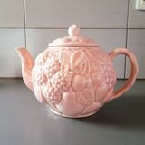 Fruit slip teapot.
