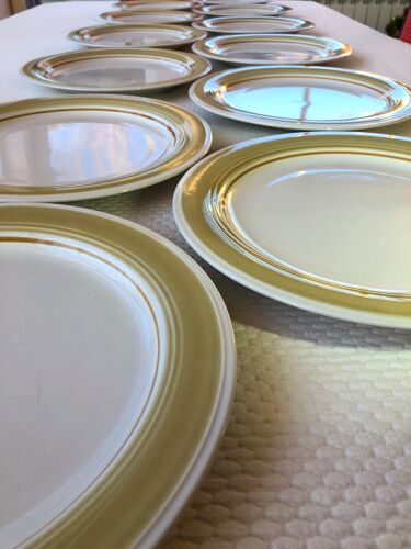 12 assiettes plates en céramique, Made in Japon