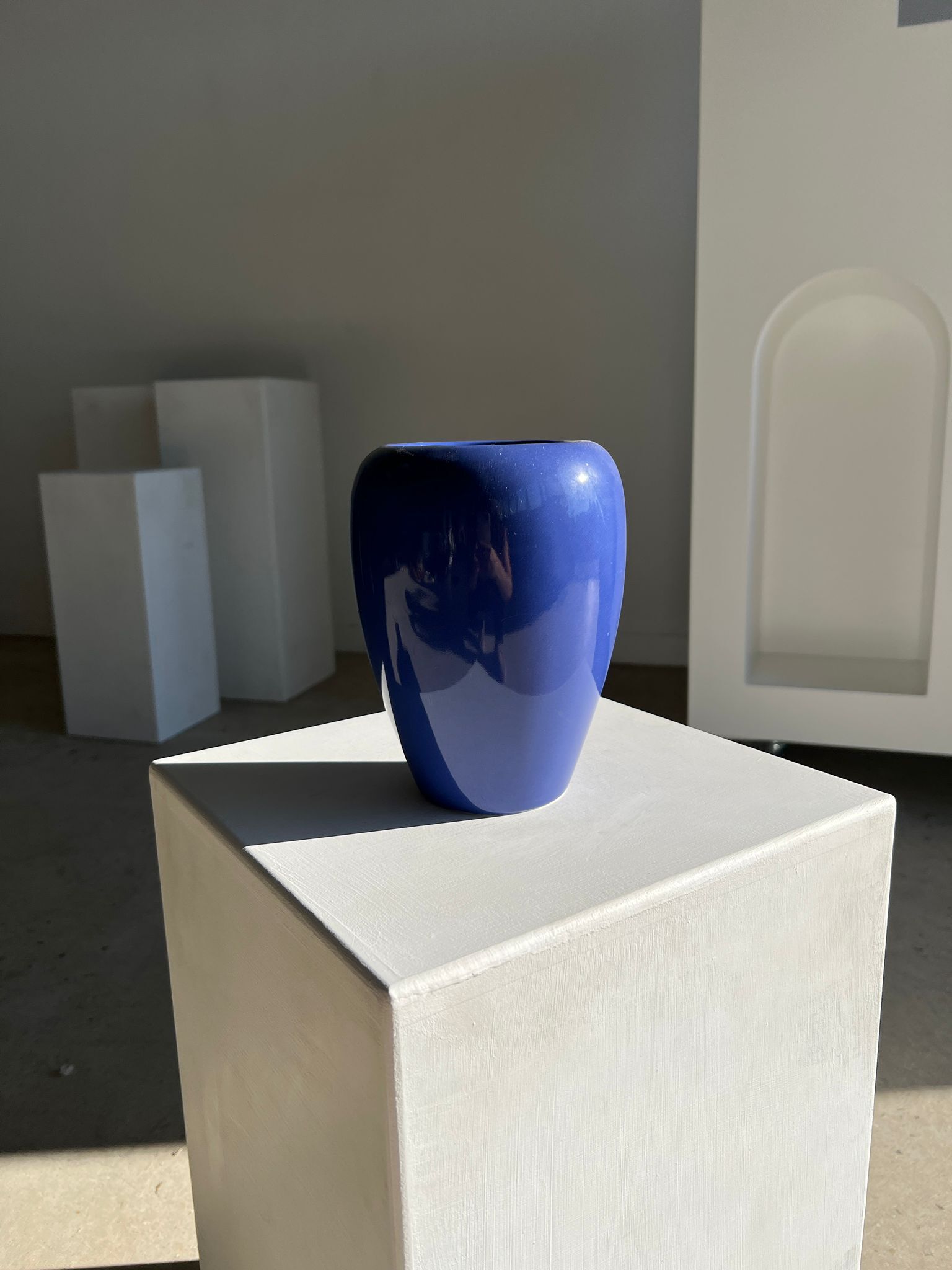 Modern vase oblong dark blue / dark purple H:19cm