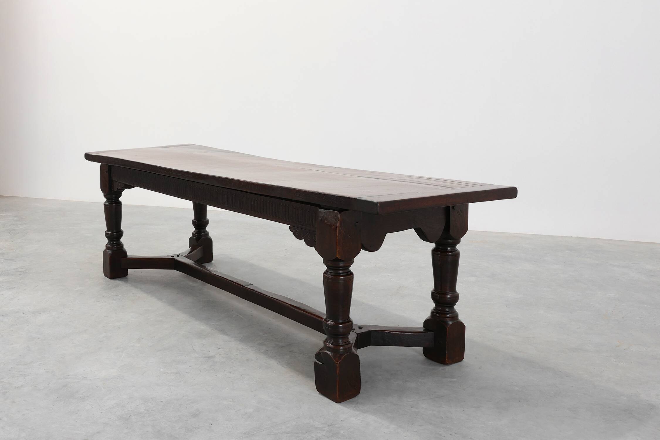 17th-Century Belgian full dark Oak Dining Table