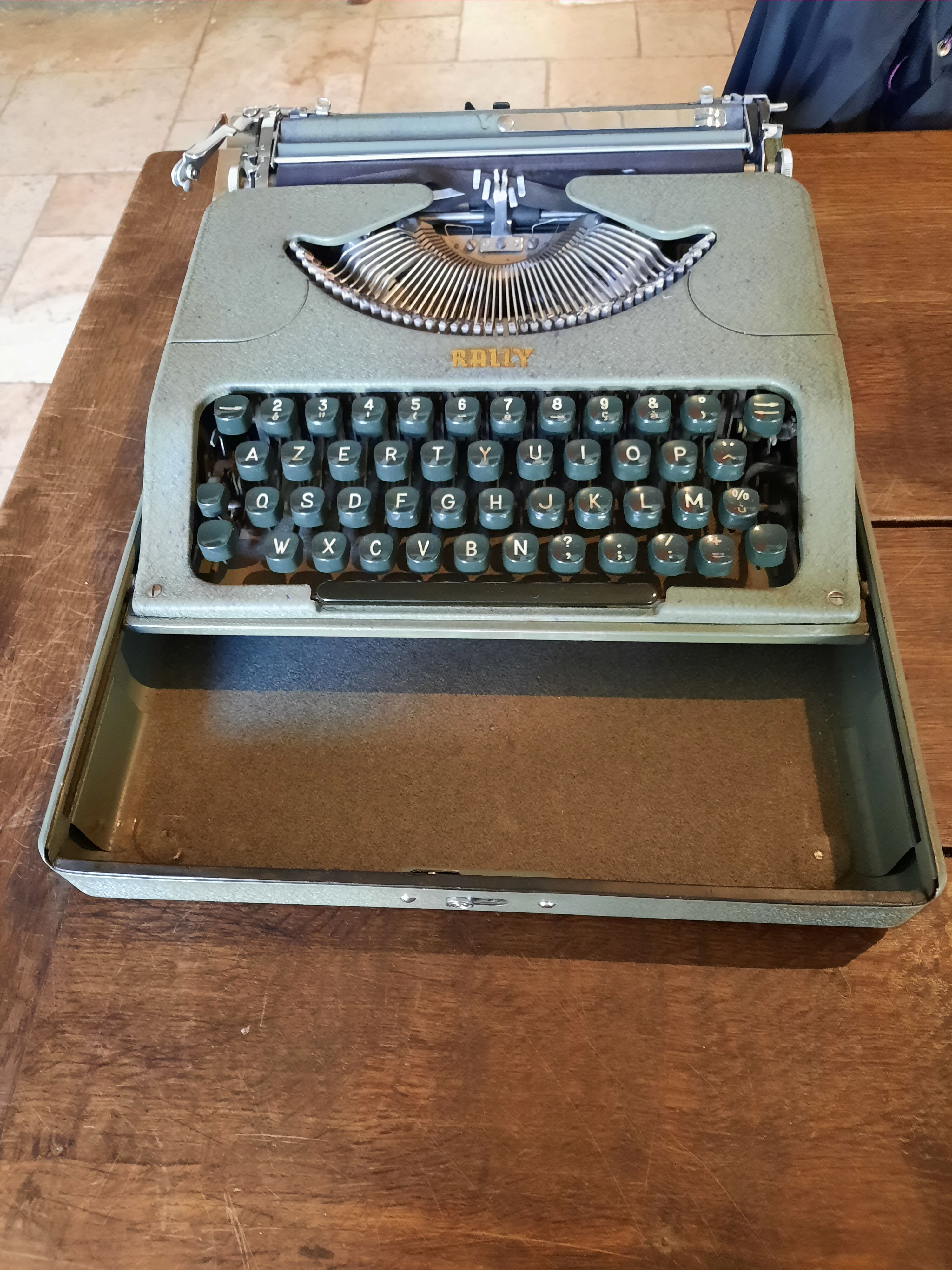 Rally typewriter