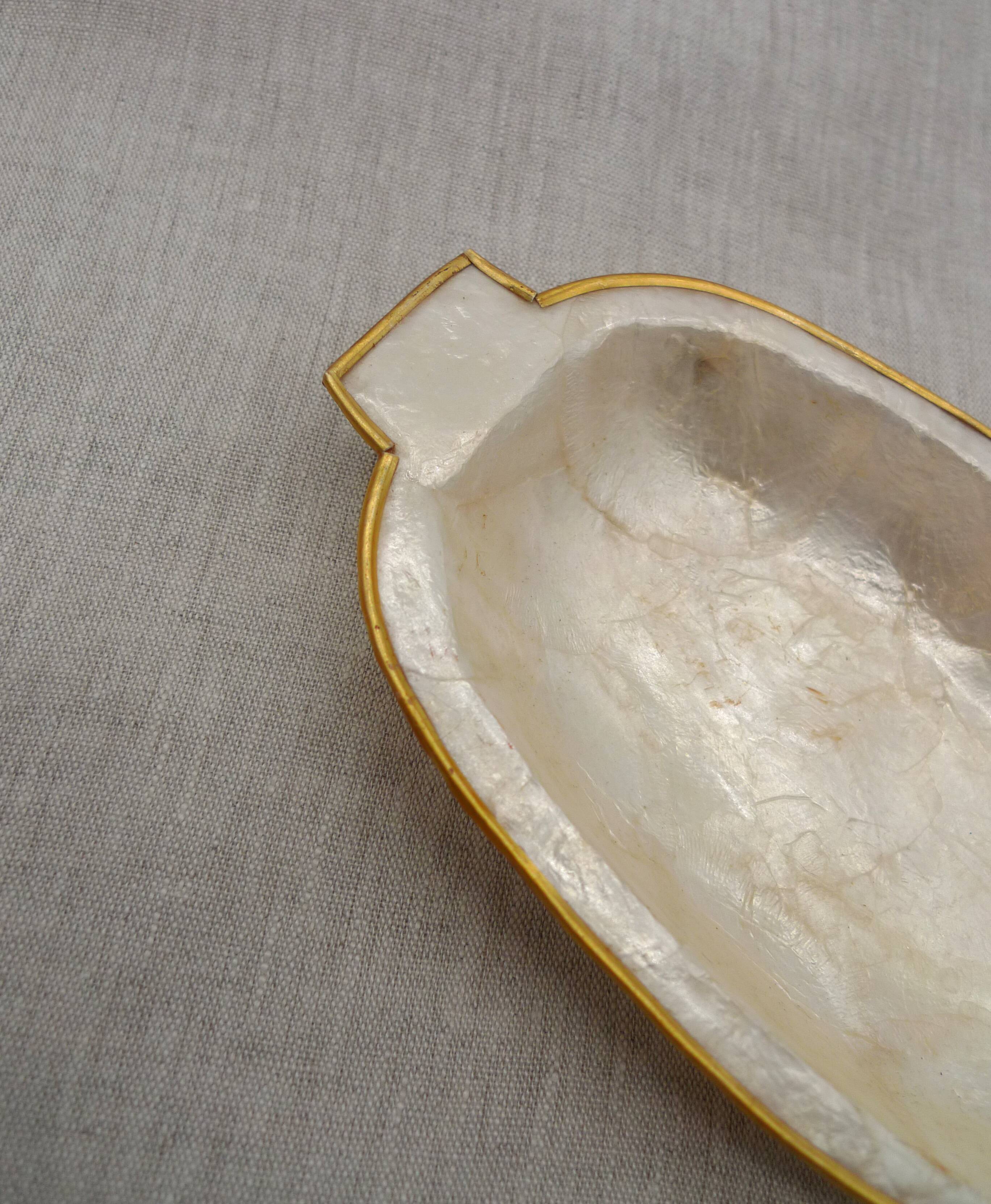 Tidy in mother-of-pearl and brass