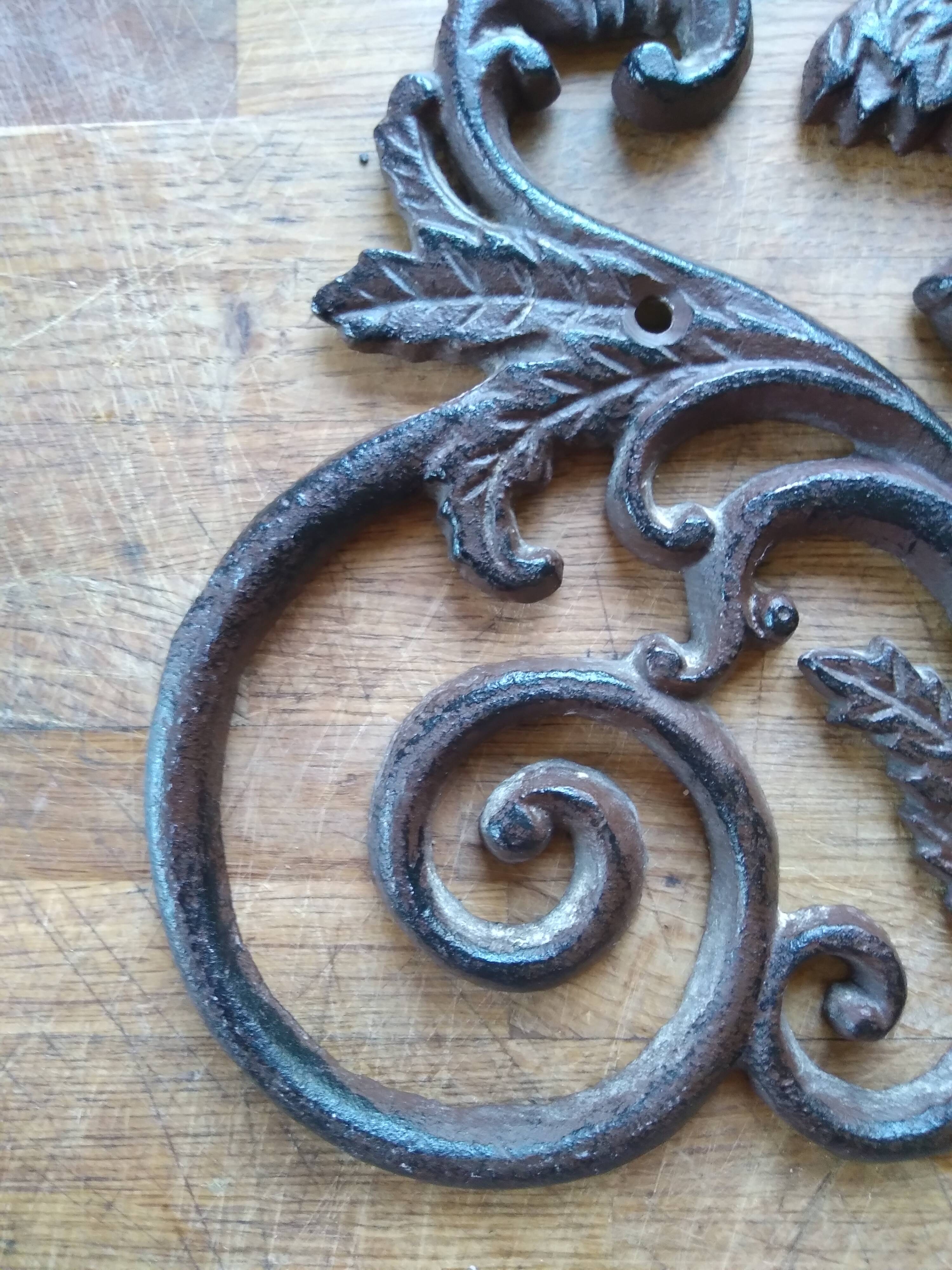 Ornament arabesque trim in cast iron