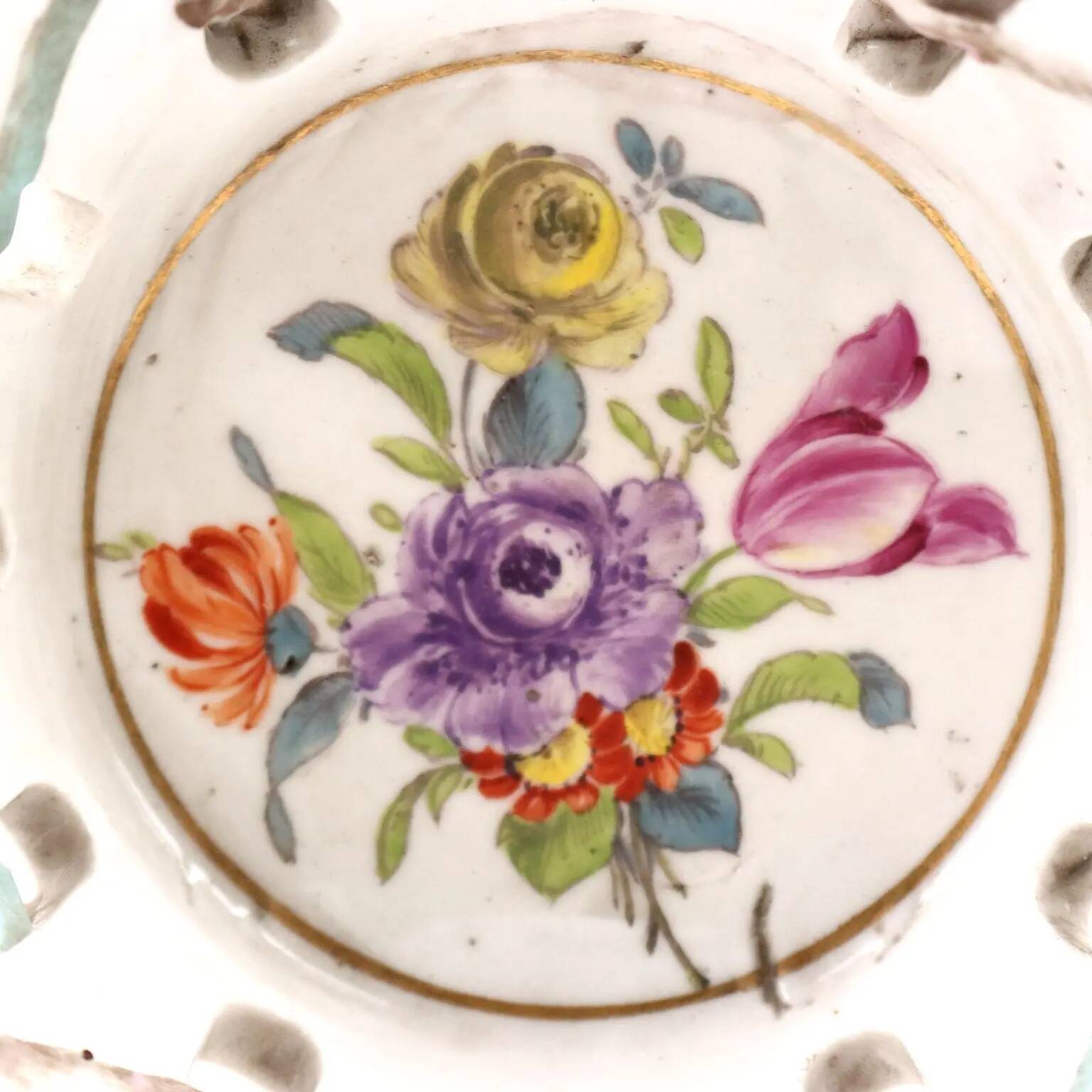 Antique porcelain box Europe 1800s with gold flower decoration