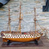 Maquette d'un navire à restaurer en bois