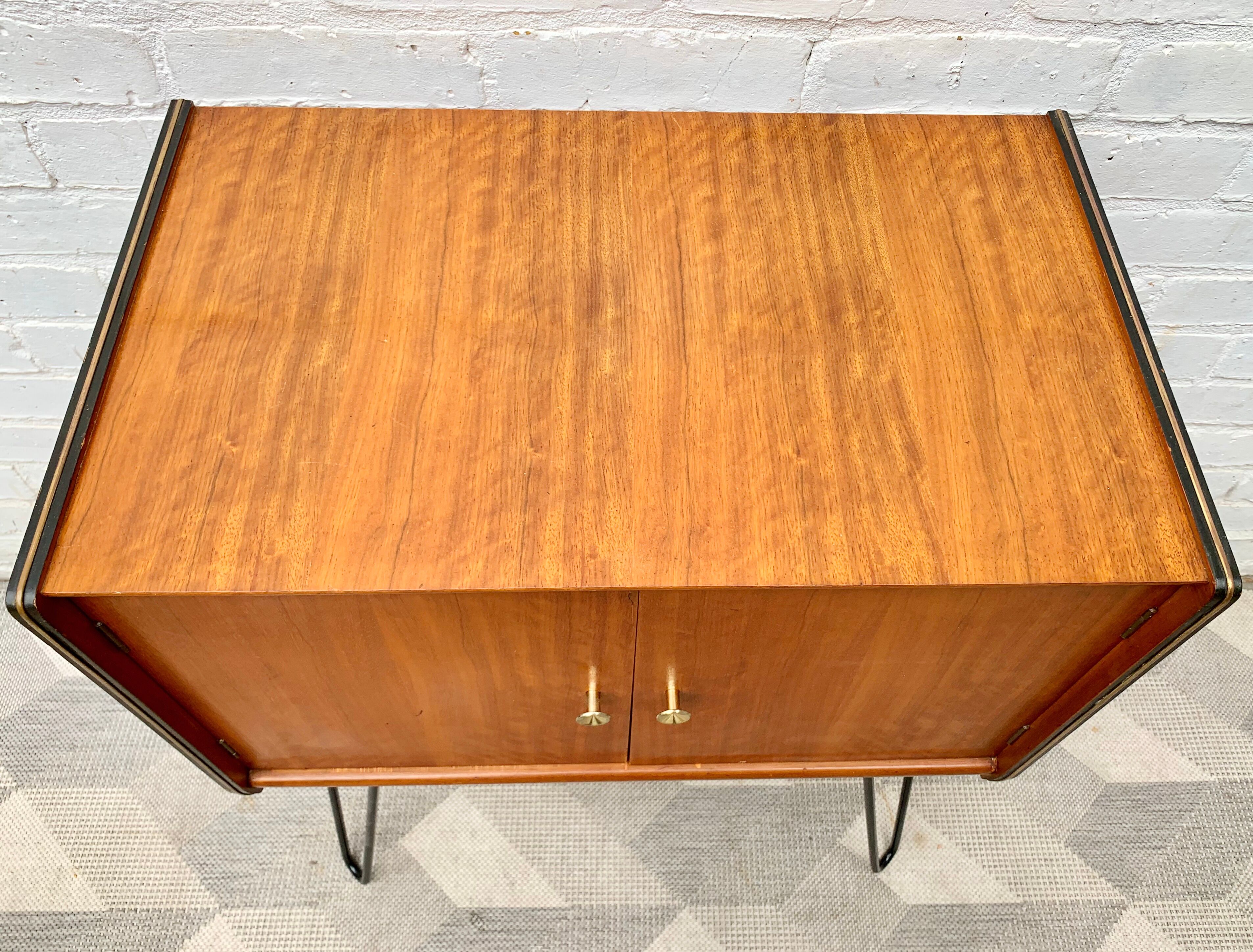 Buffet pour disques vintage