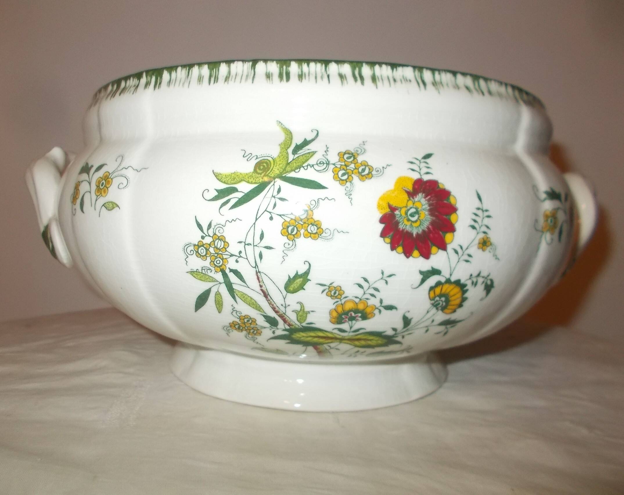 Sarreguemines soup tureen