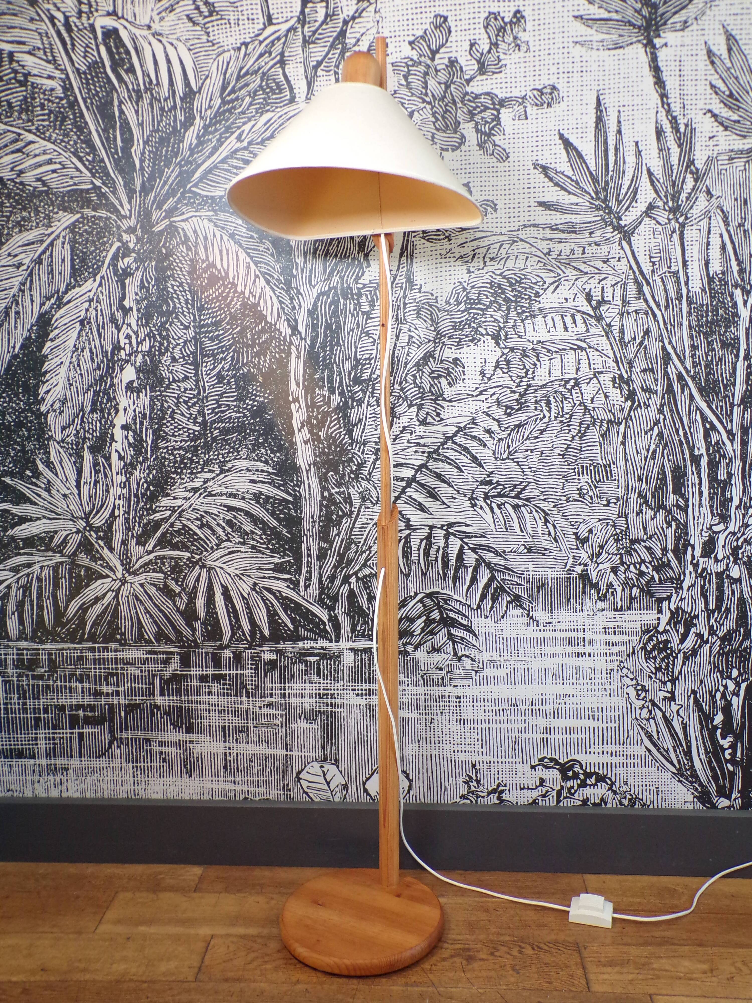Scandinavian pine floor lamp