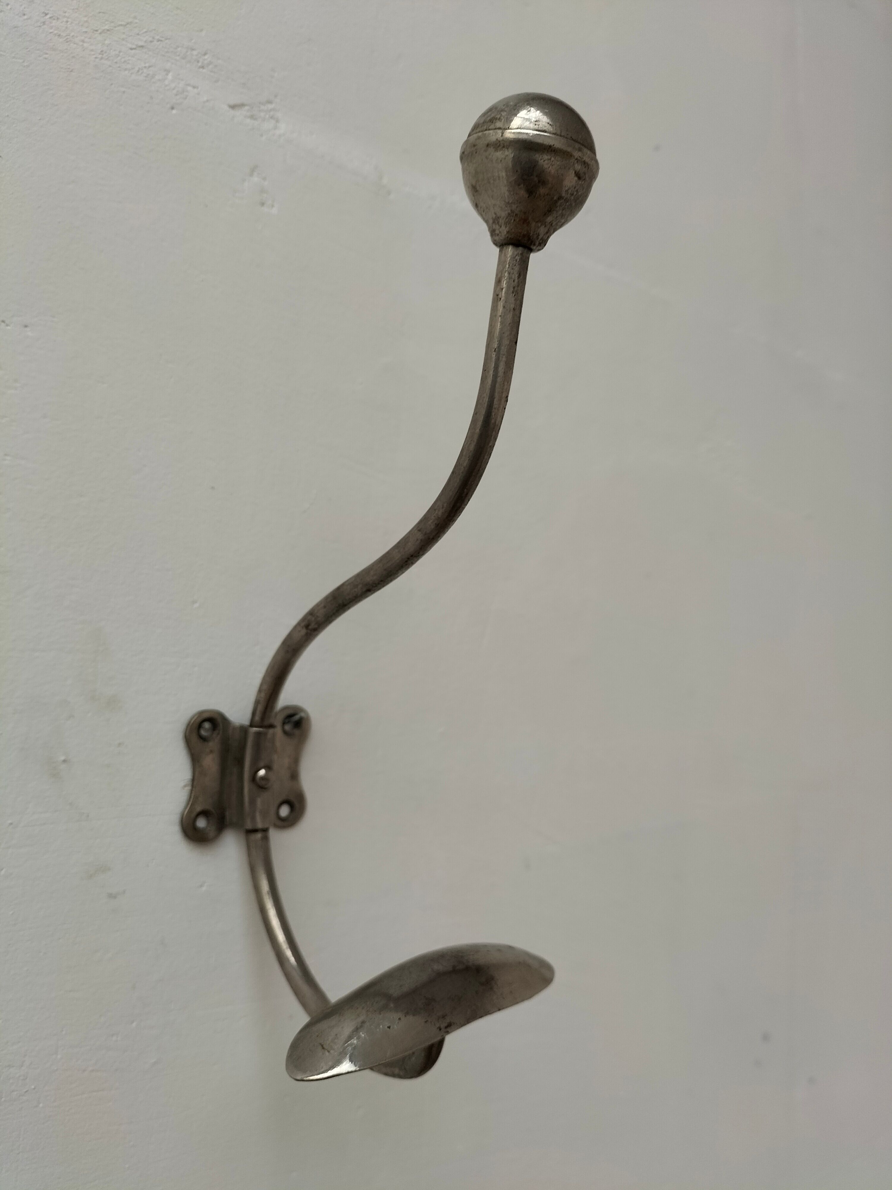 Series of 6 hooks