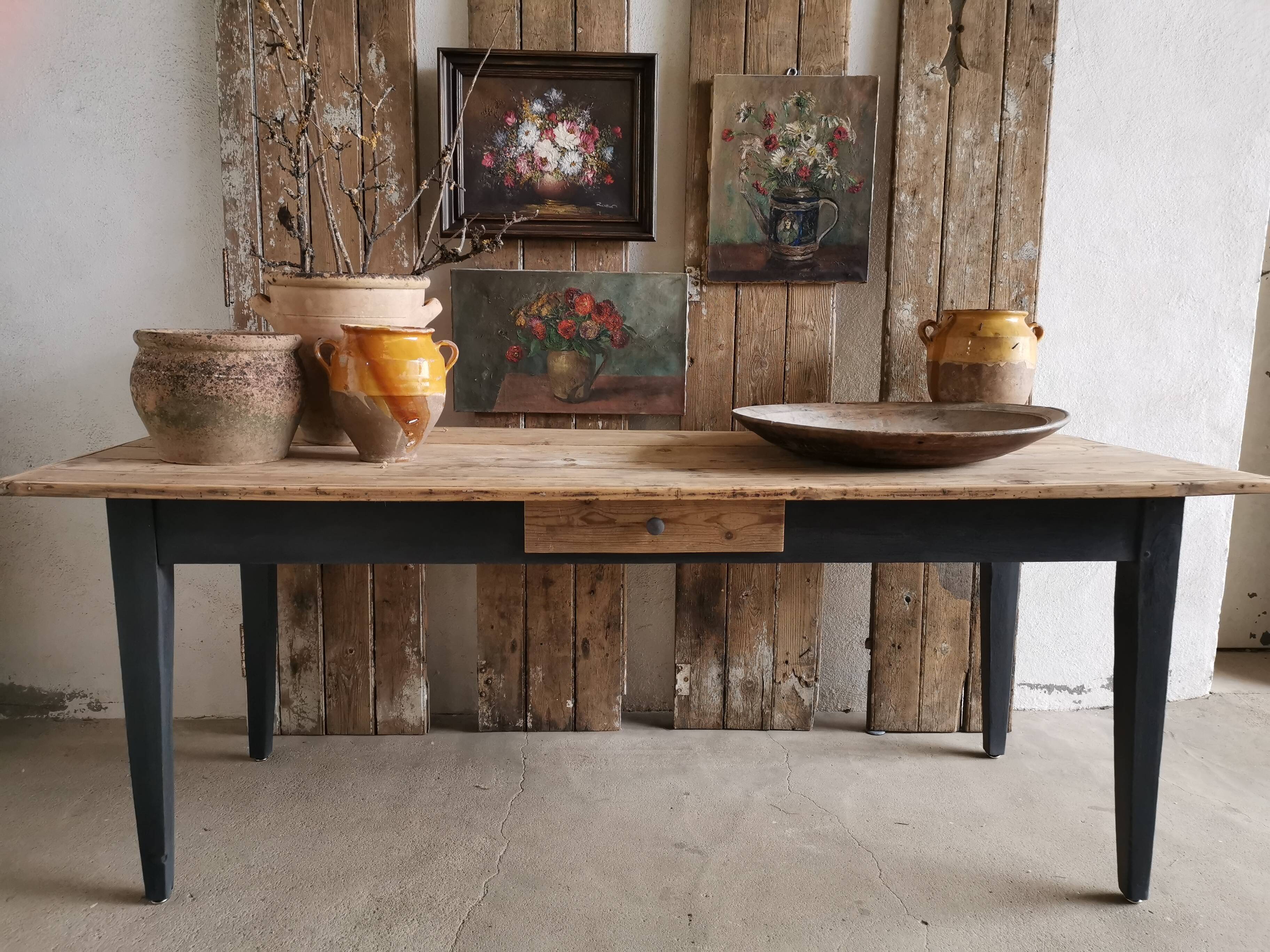 Farm table