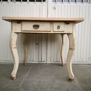 Table de cuisine vintage en bois, pieds courbés