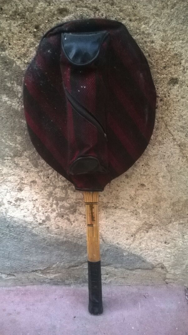 Raquette de tennis vintage