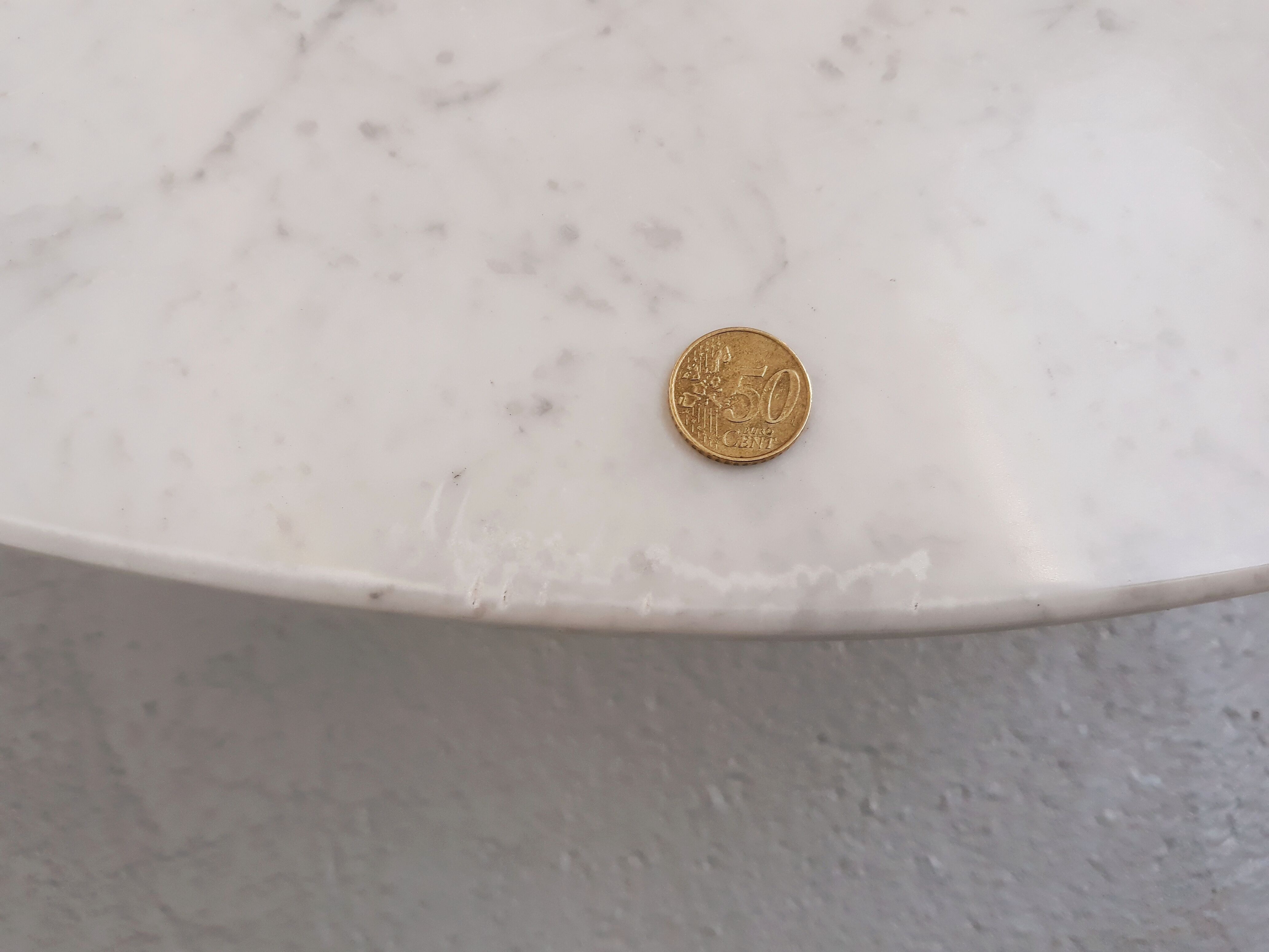 Tulip coffee table by Eero Saarinen for Knoll International