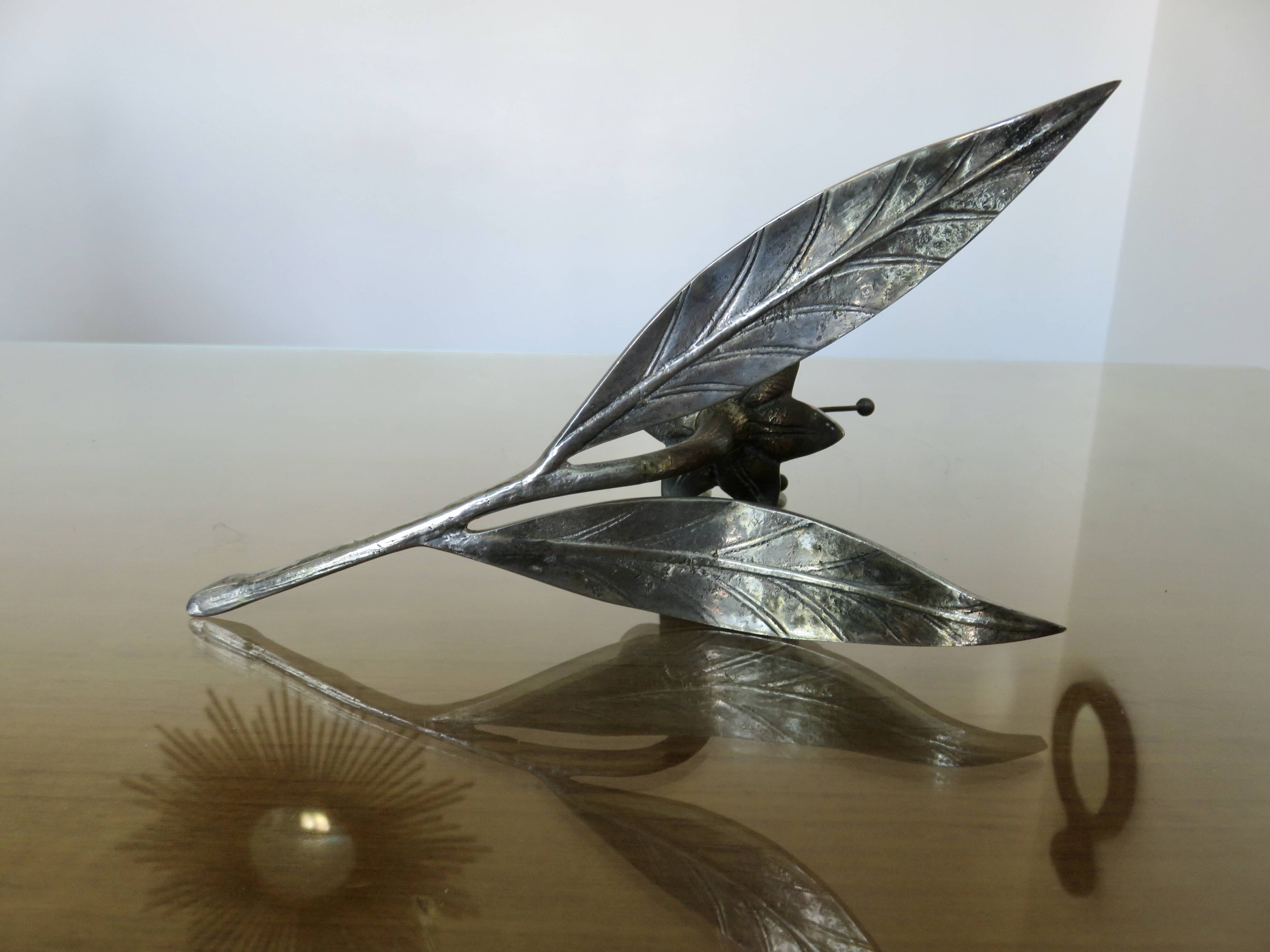 série de 6 cendriers en bronze argenté en forme de fleur vers 196O ou 1970