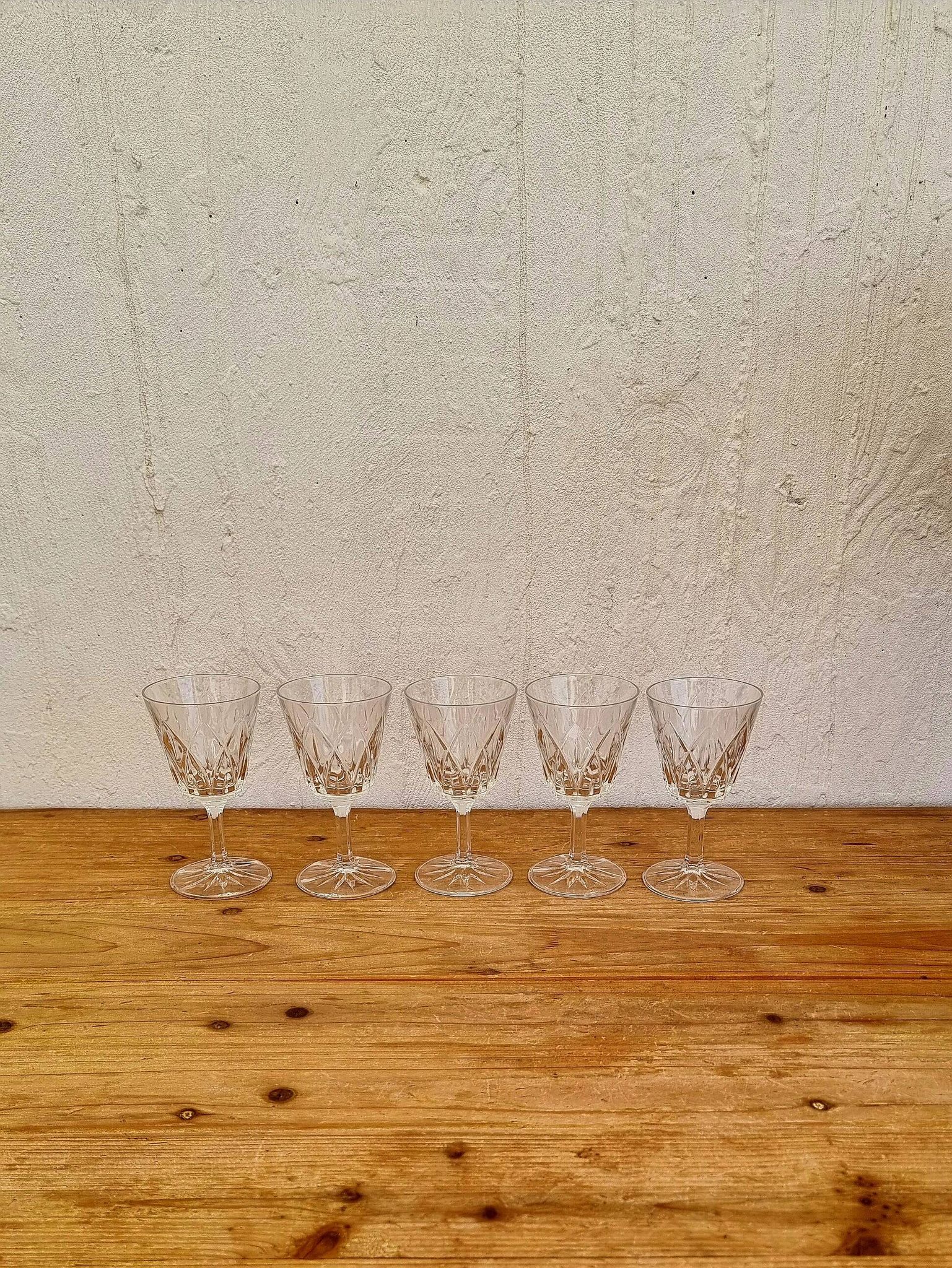 Lot de 5 verres à vin en verre ciselé vintage