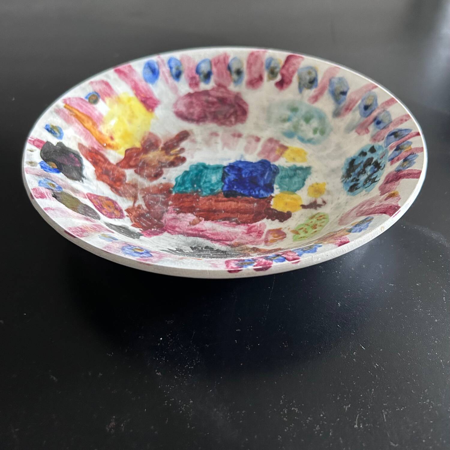 Decorative plate with abstract painting