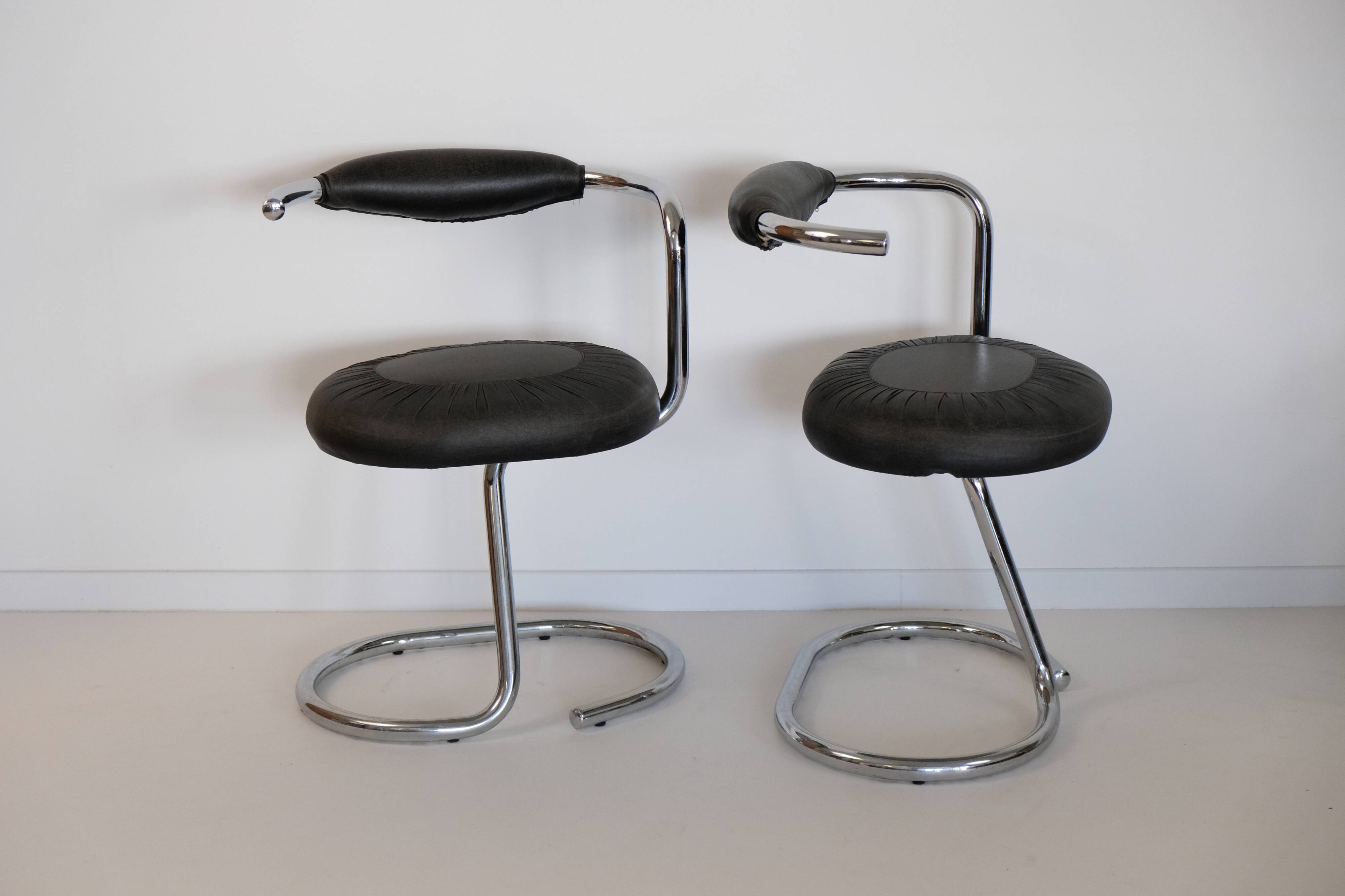 Cobra Chair by Giotto Stoppino