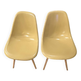 Lot of 2 DSW chairs in yellow fibre with oak dowel, light oak, Eames, Herman Miller.