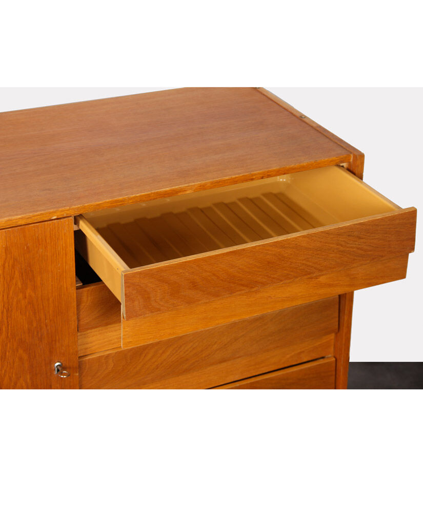 Dresser model U-458, by Jiri Jiroutek for Interier Praha, 1960